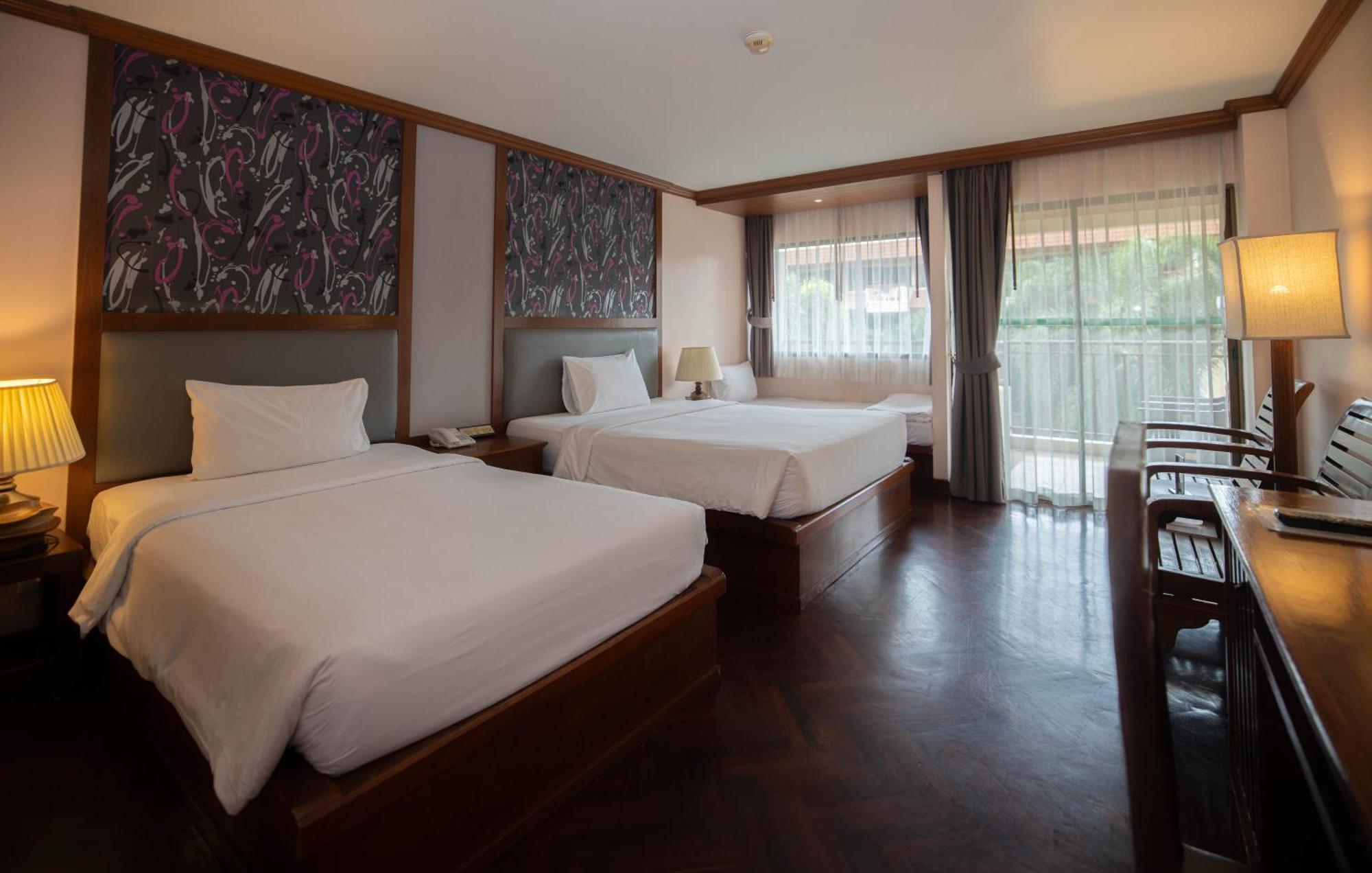 Baumanburi Hotel Patong Eksteriør bilde