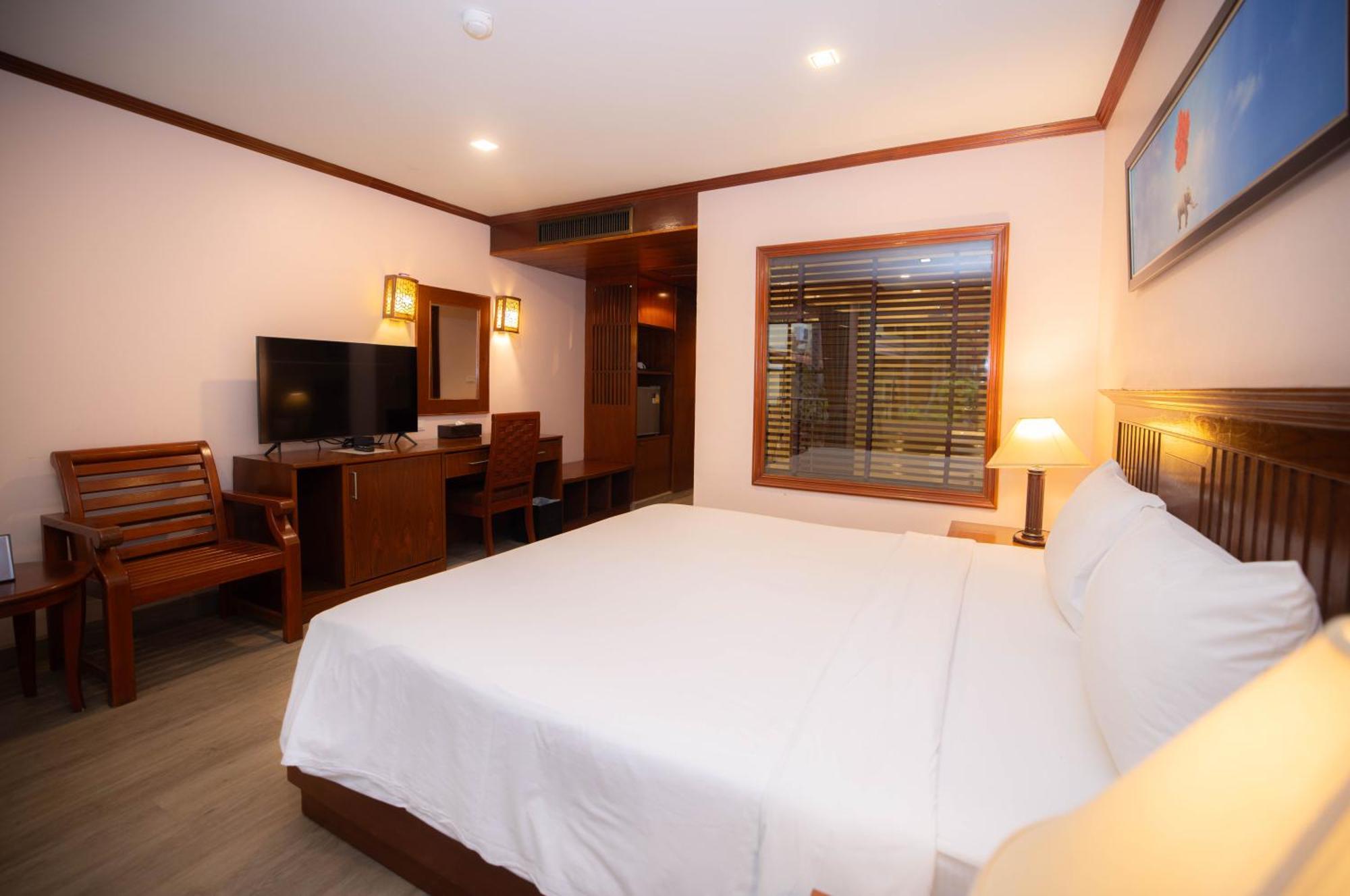 Baumanburi Hotel Patong Eksteriør bilde