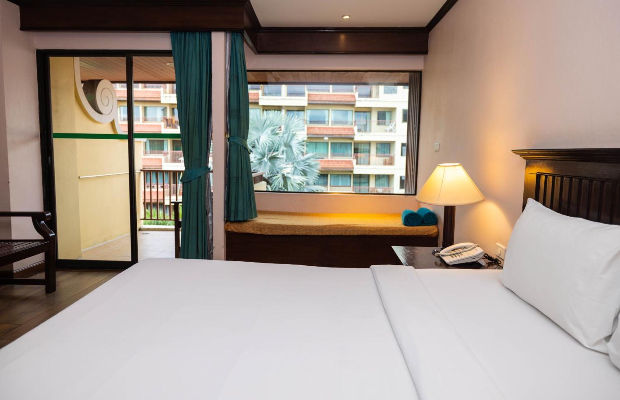 Baumanburi Hotel Patong Eksteriør bilde