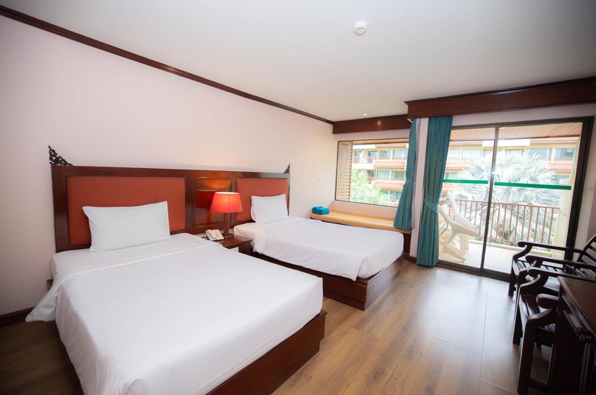 Baumanburi Hotel Patong Eksteriør bilde