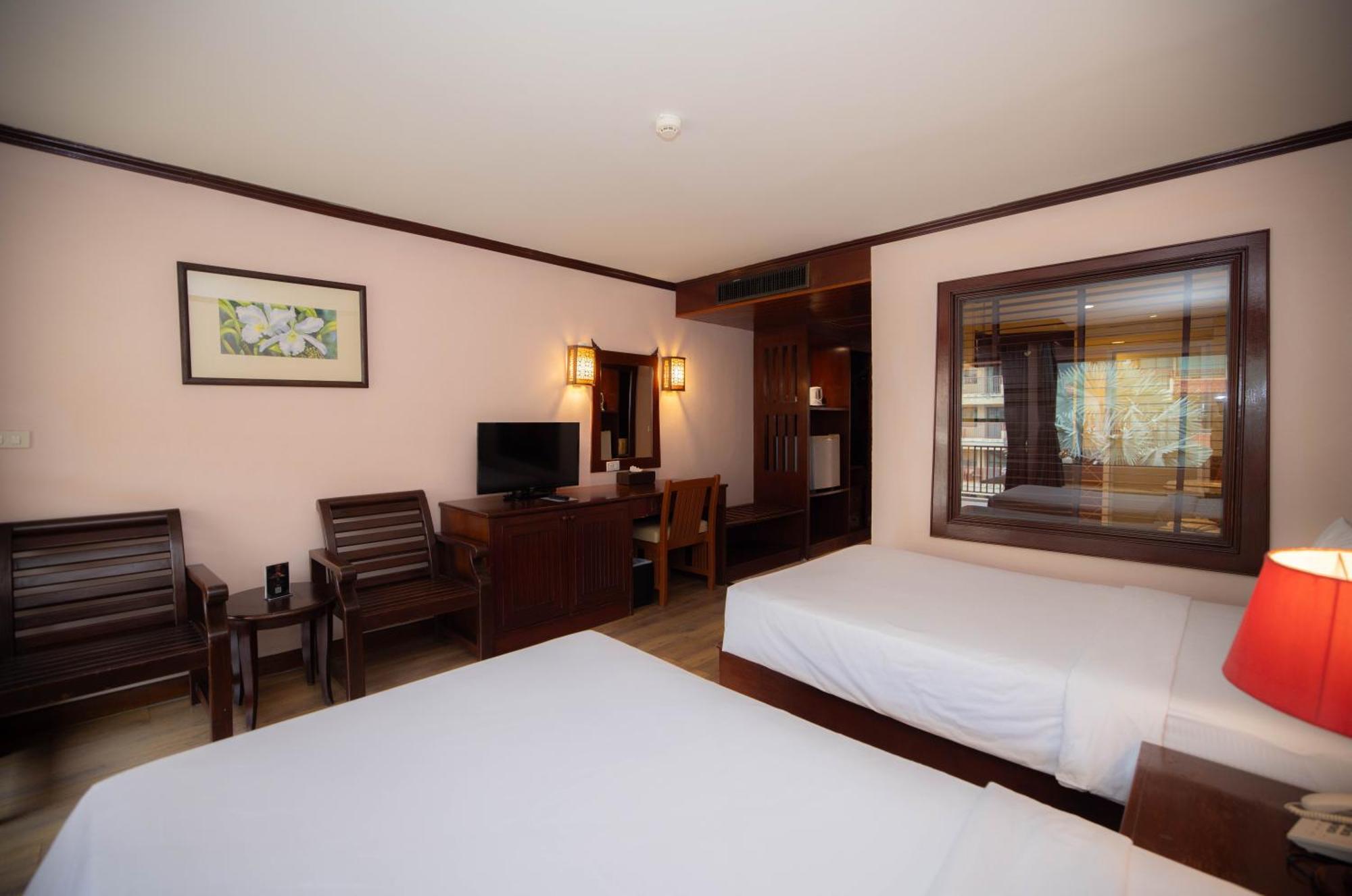 Baumanburi Hotel Patong Eksteriør bilde