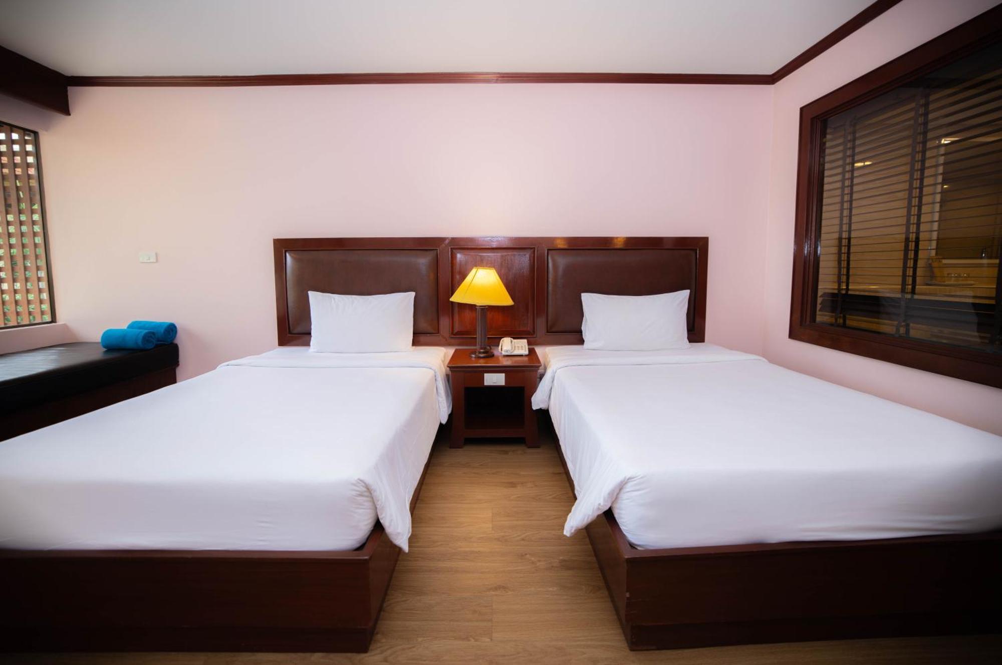 Baumanburi Hotel Patong Eksteriør bilde